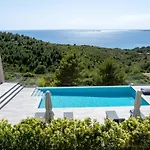 Narcissos Villa *