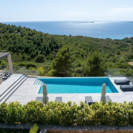 Narcissos Villa *