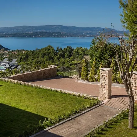 Narcissos Villa *